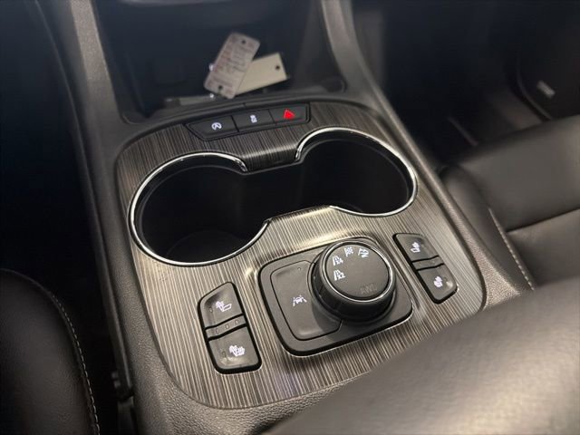 Used 2023 GMC Acadia SLT image 28