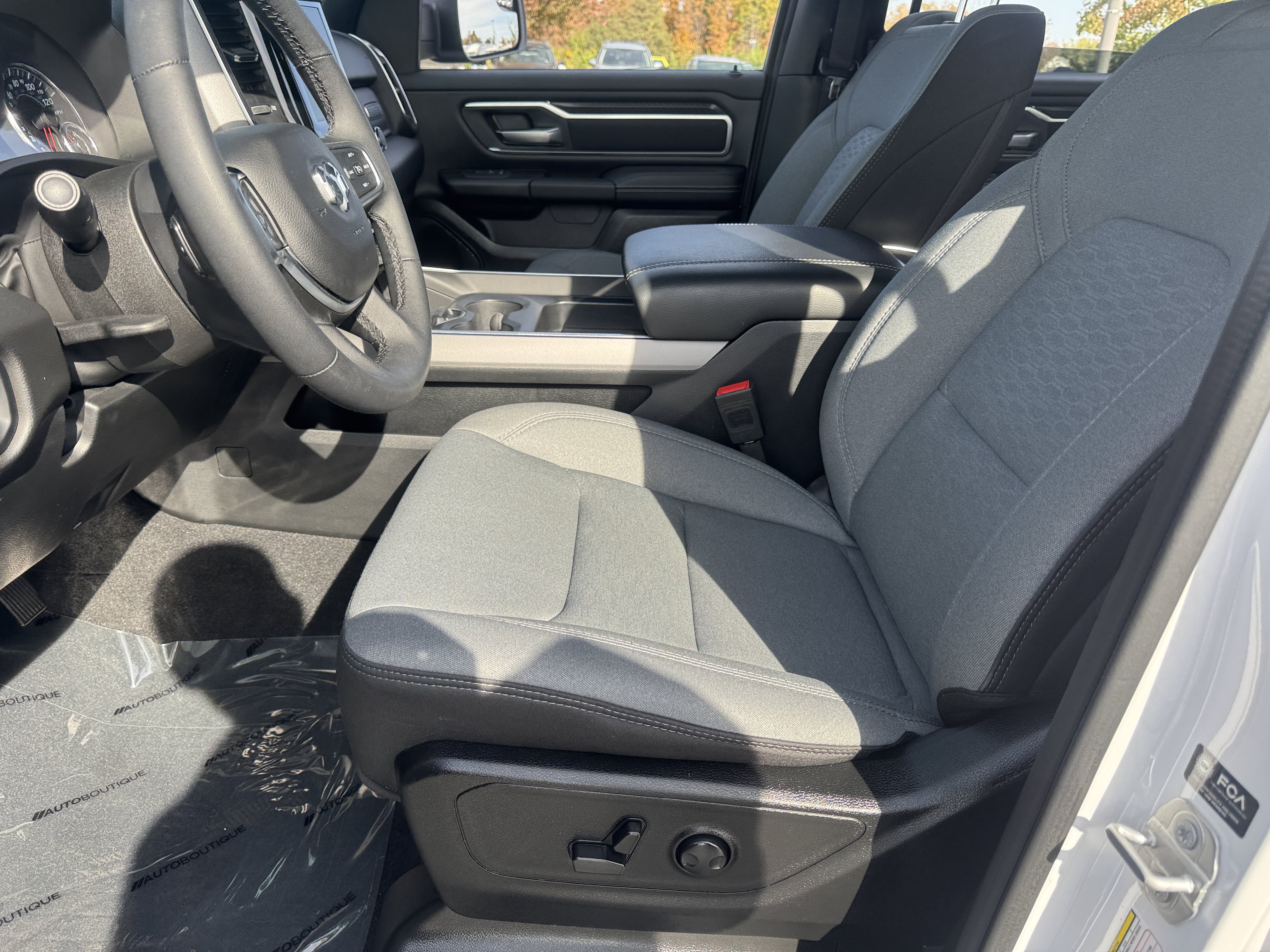 Used 2025 RAM 1500 Big Horn RWD image 6