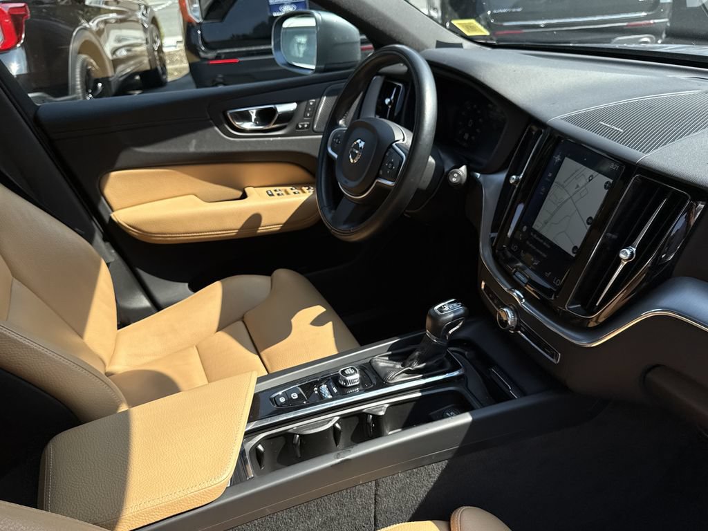 Used 2019 Volvo XC60 T6 Momentum w/ Multimedia Package AWD/4WD image 25