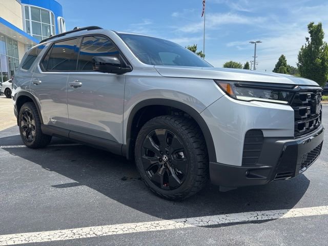 Used 2026 Honda Pilot Black Edition image 3