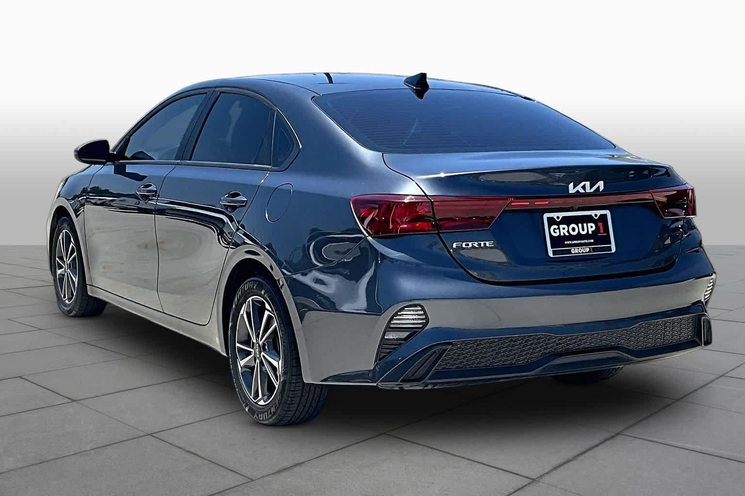 Used 2022 Kia Forte LXS w/ LXS Technology Package FWD image 11