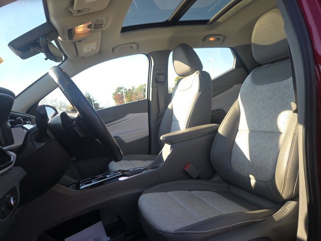 Used 2023 Chevrolet Bolt EUV Premier w/ Sun & Sound Package FWD image 22