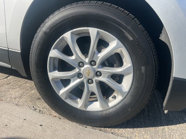 Used 2018 Chevrolet Equinox LT image 2