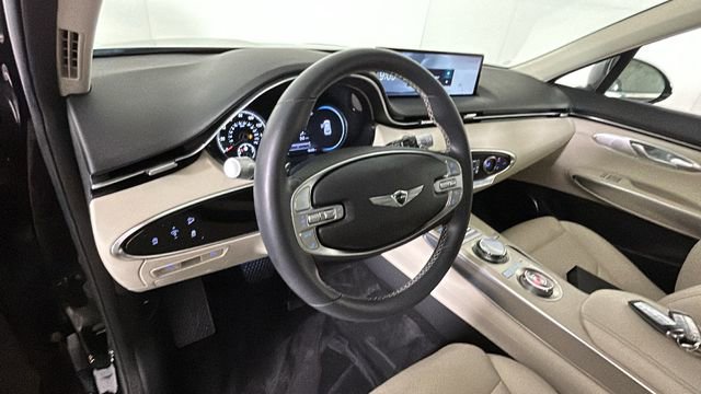 Used 2025 Genesis GV70 2.5T w/ Select Package AWD/4WD image 14