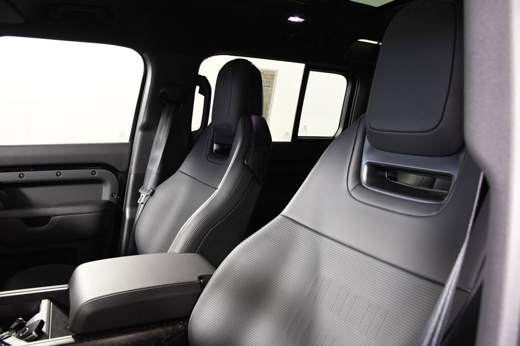 Used 2026 Land Rover Defender 110 AWD/4WD image 17
