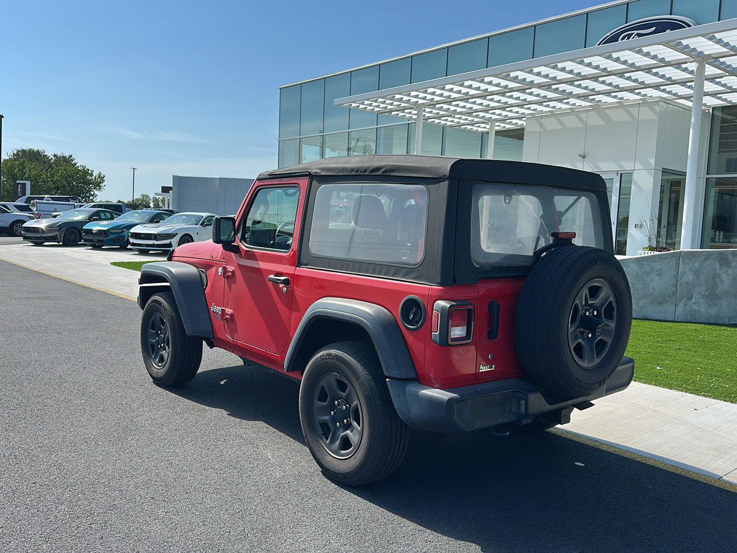 Used 2020 Jeep Wrangler Sport AWD/4WD image 7