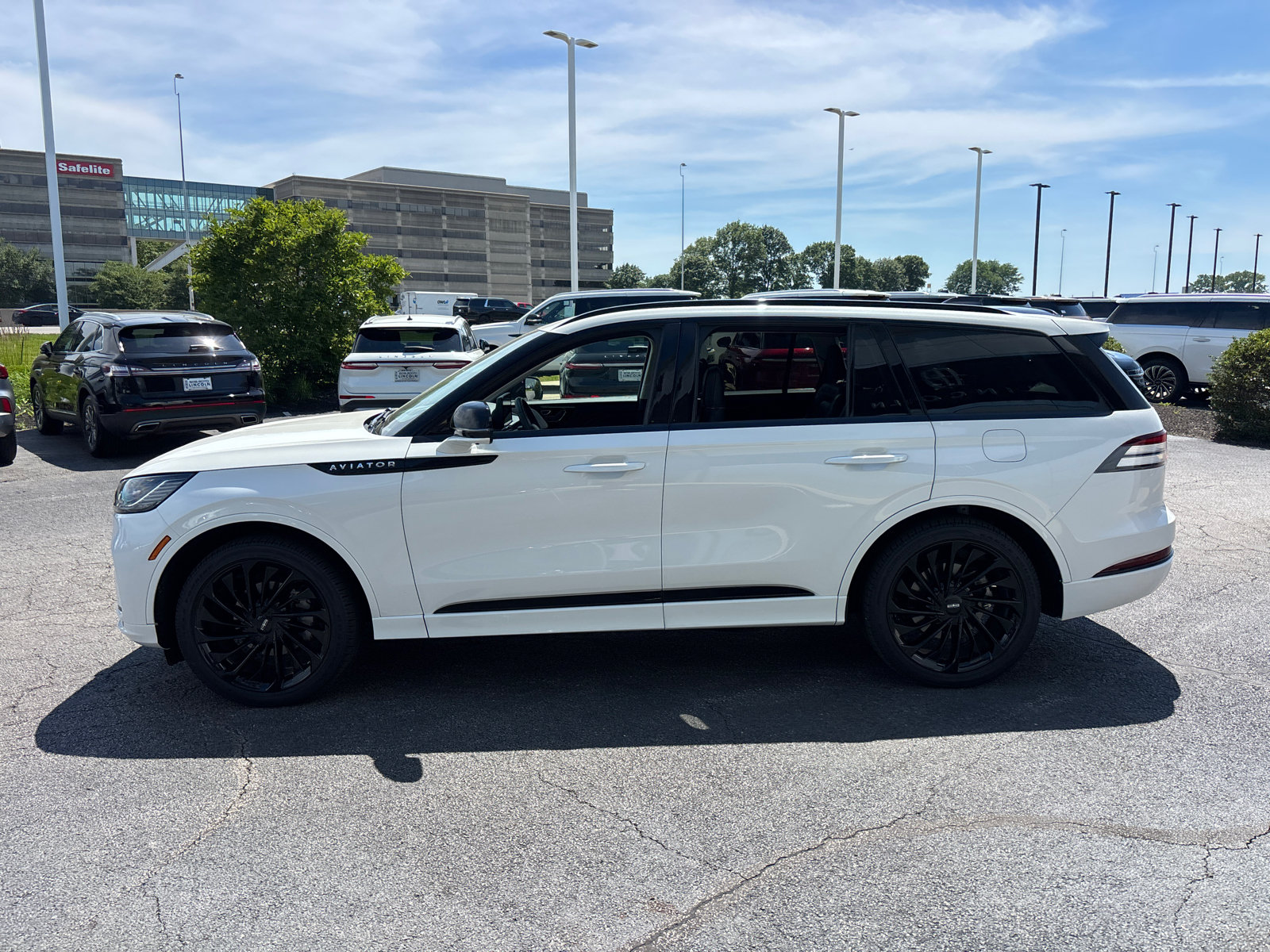 New 2026 Lincoln Aviator Reserve AWD/4WD image 4