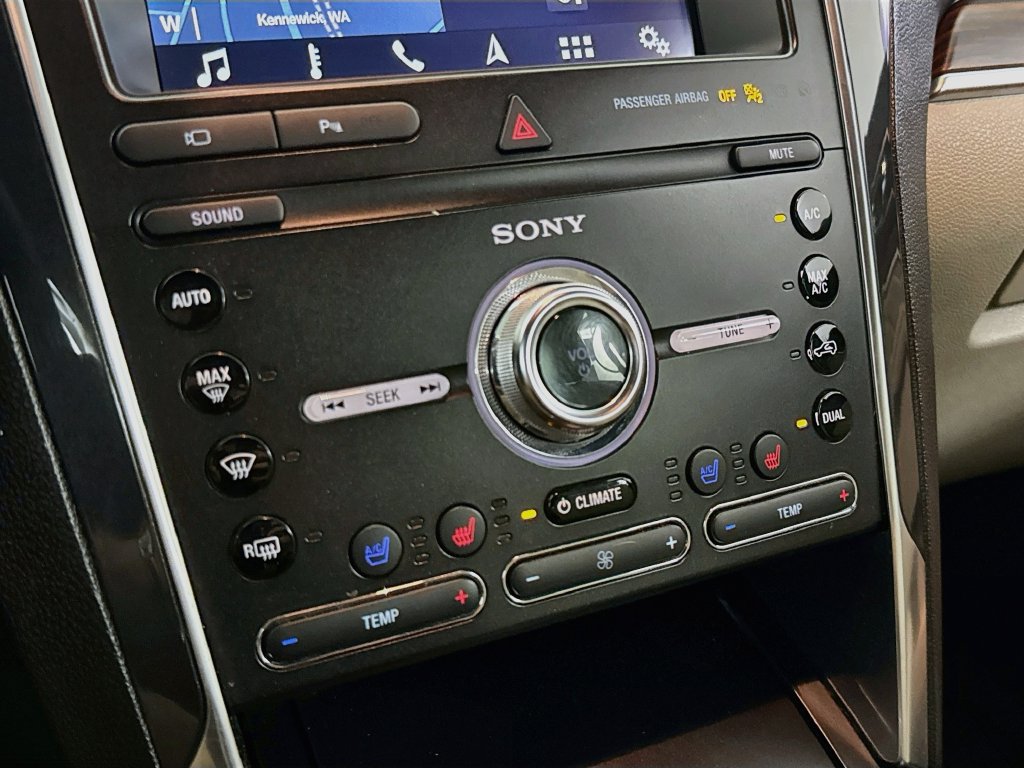 Used 2019 Ford Explorer Limited w/ Class III Trailer Tow Package AWD/4WD image 17