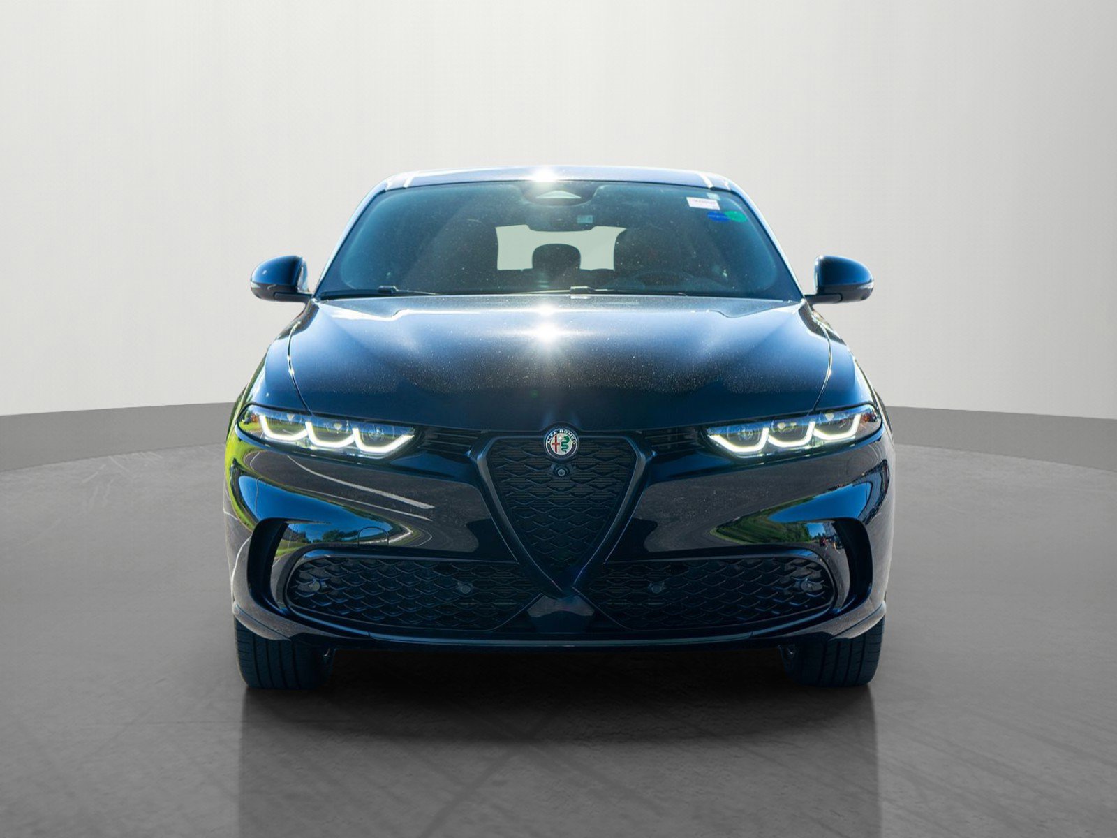 Used 2024 Alfa Romeo Tonale Veloce w/ Active Assist Package AWD/4WD image 2
