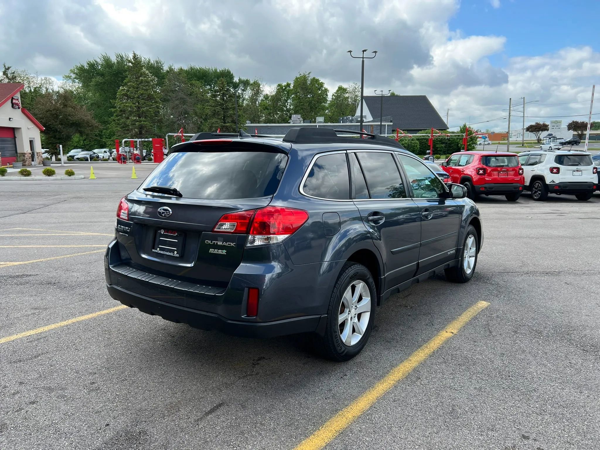 Used 2014 Subaru Outback 2.5i Premium w/ Moonroof Package AWD/4WD image 5