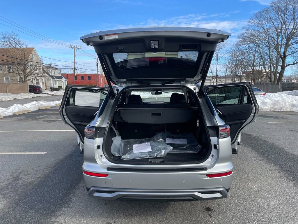 New 2026 Mitsubishi Outlander SE image 25