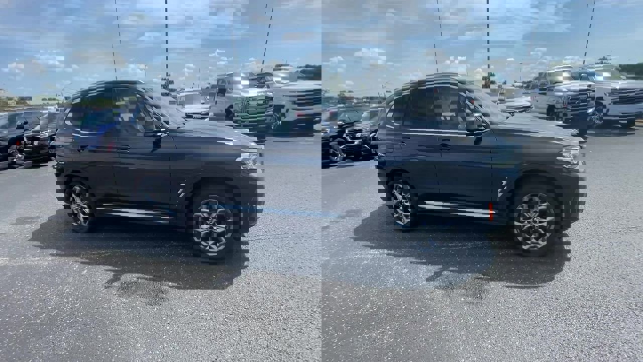 Used 2023 BMW X3 xDrive30i image 2