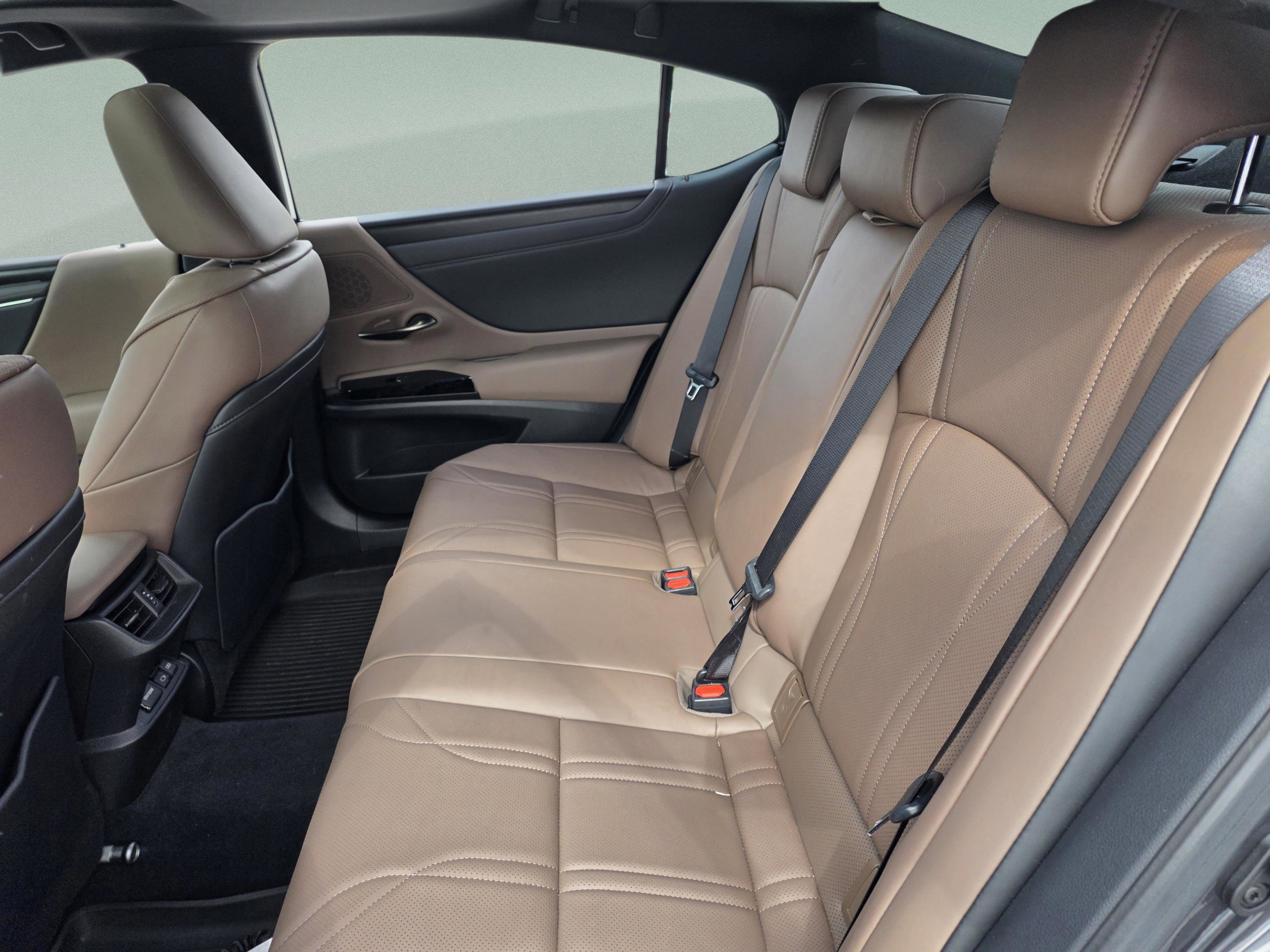 Certified 2024 Lexus ES 300h ES 300h Luxury w/ Technology Package image 20