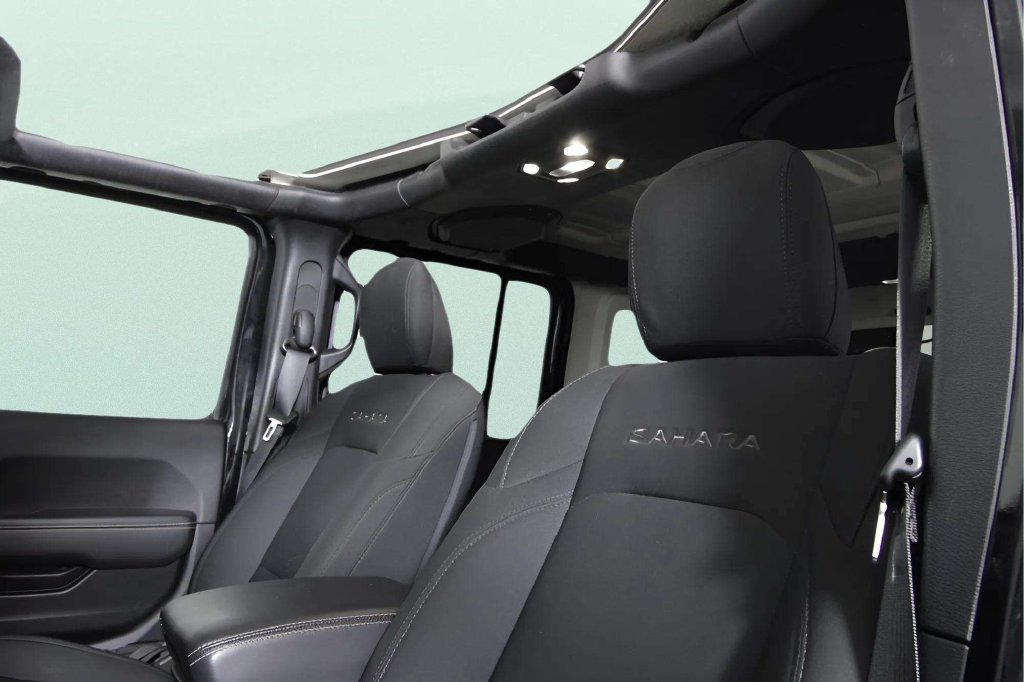 Used 2021 Jeep Wrangler Unlimited Sahara AWD/4WD image 28