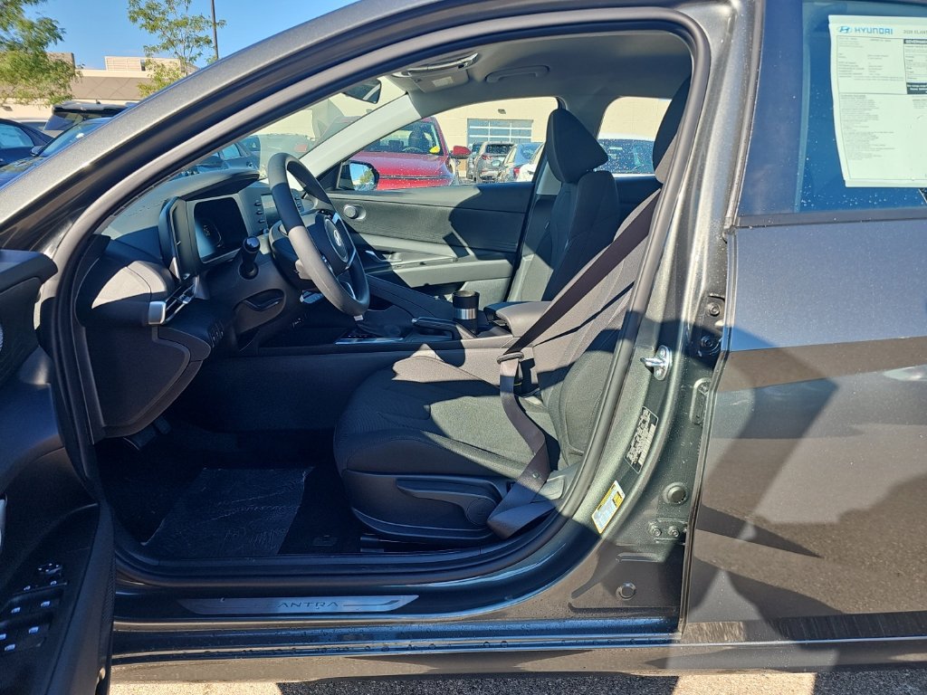 New 2026 Hyundai Elantra SE FWD image 9