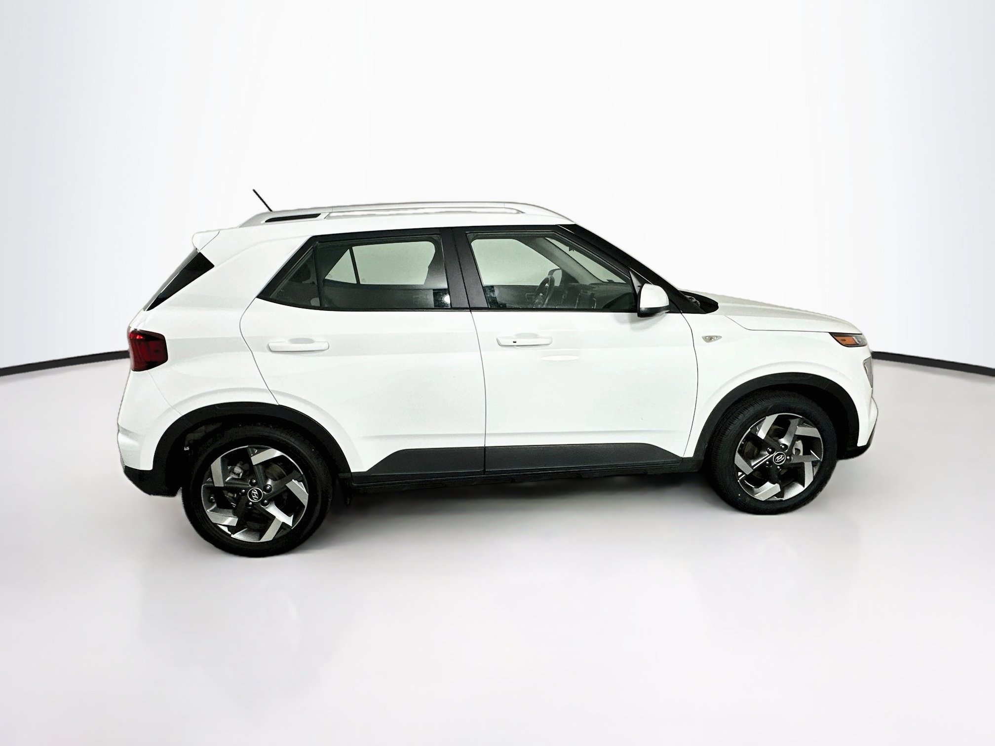 Used 2025 Hyundai Venue SEL FWD image 10
