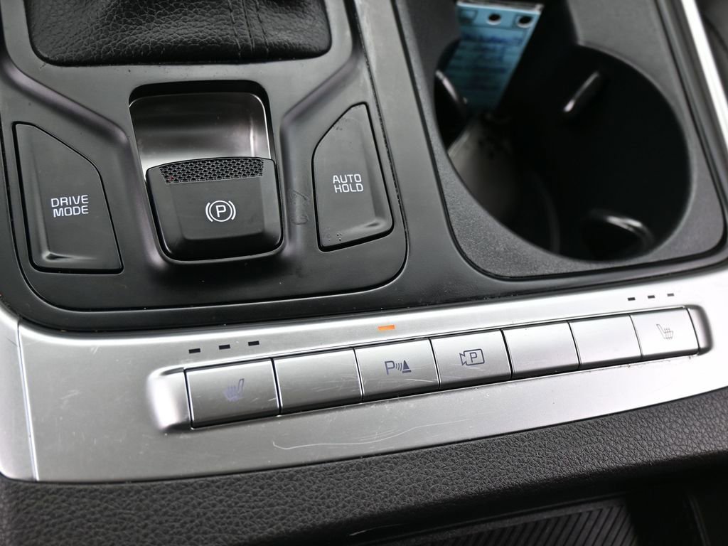 Used 2025 Kia Carnival image 23