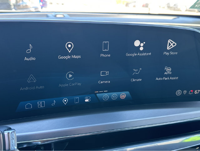 Certified 2024 Cadillac Lyriq Luxury AWD/4WD image 27