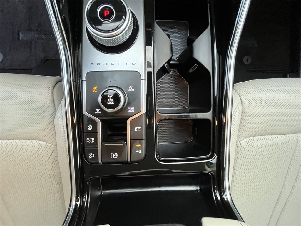 Used 2023 Kia Sorento SX Prestige image 13