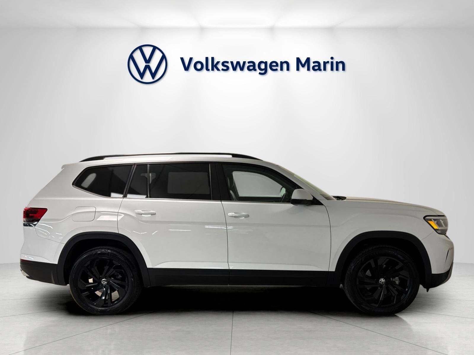 Used 2023 Volkswagen Atlas SE w/ Black Wheel Package image 6