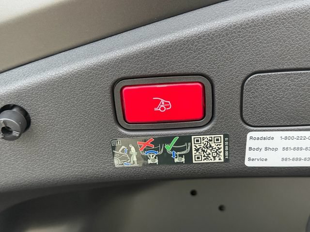 Used 2024 Mercedes-Benz CLE 450 4MATIC Cabriolet image 17