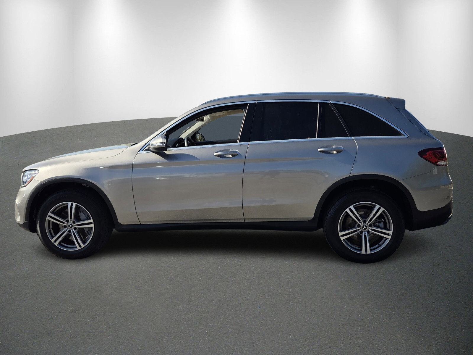 Used 2020 Mercedes-Benz GLC 300 image 4