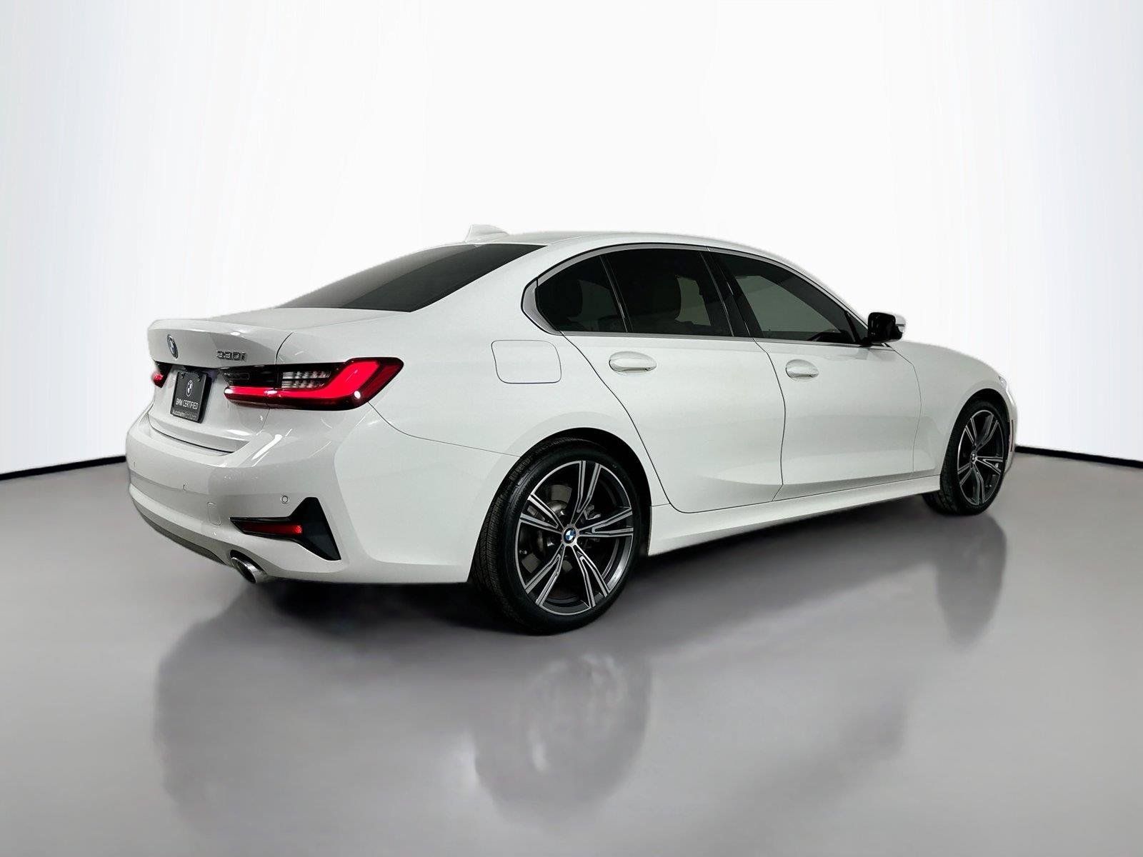 Used 2022 BMW 330i Sedan w/ Driving Assistance Package RWD image 5
