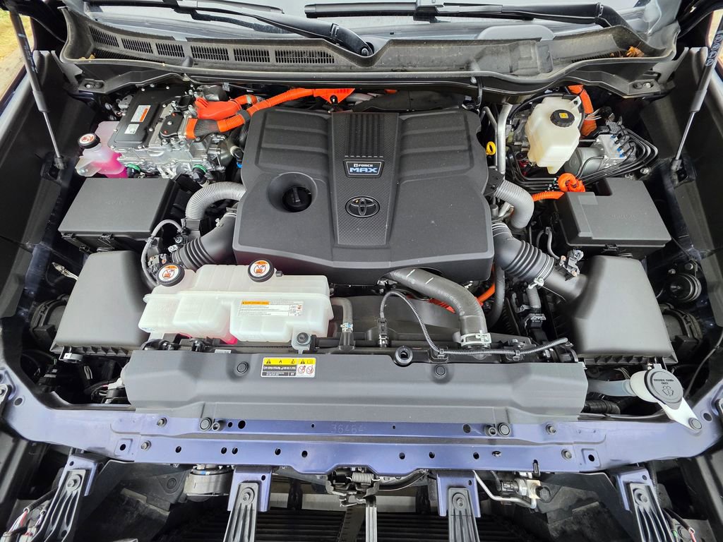 Used 2025 Toyota Sequoia SR5 image 32