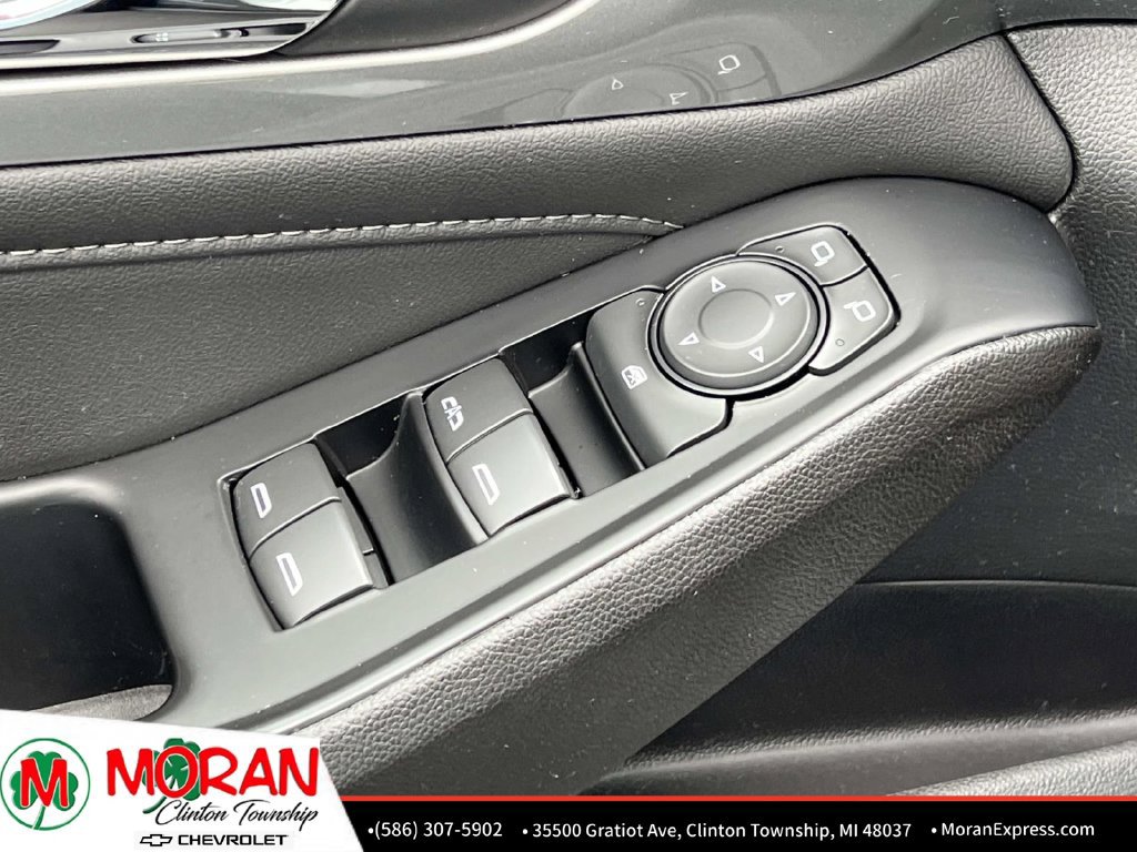 Certified 2023 Chevrolet Traverse LT FWD image 17