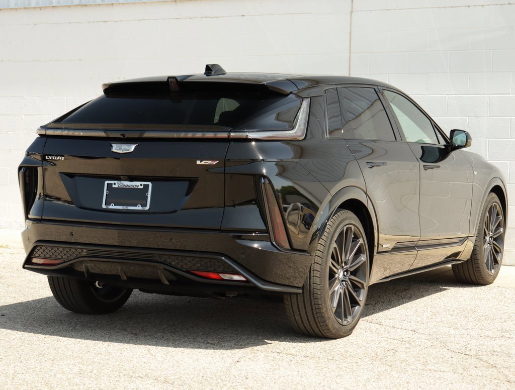 New 2026 Cadillac Lyriq V image 7