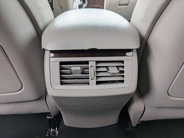 Used 2011 Toyota Venza FWD image 16