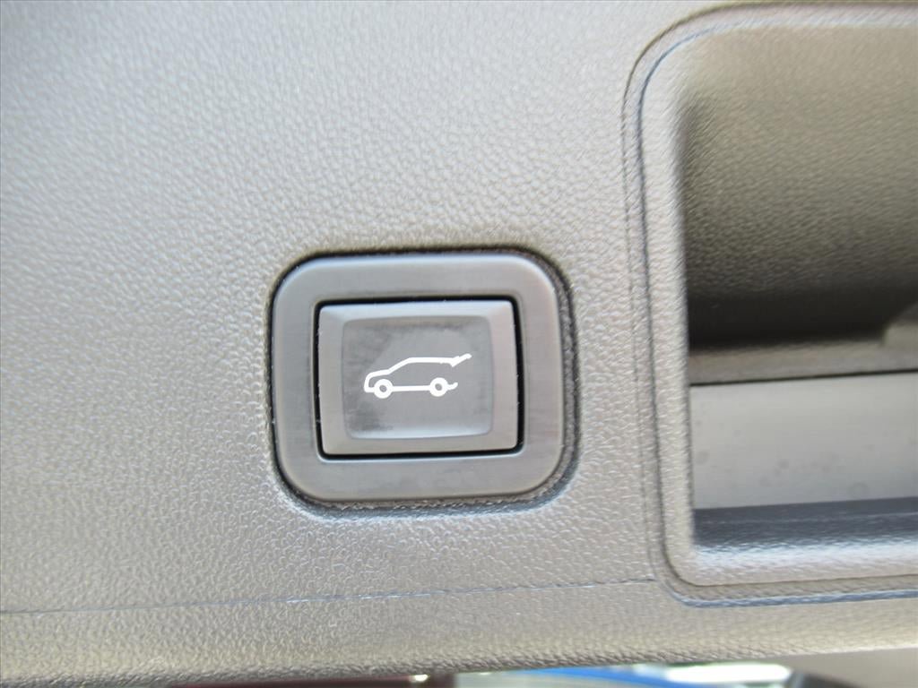 Used 2022 GMC Terrain SLE w/ Driver Convenience Package FWD image 32