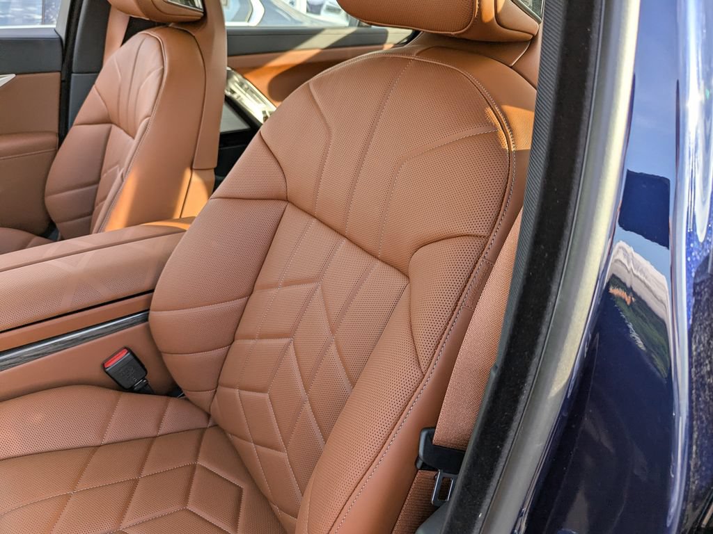 New 2026 BMW 740i xDrive w/ Executive Package AWD/4WD image 18