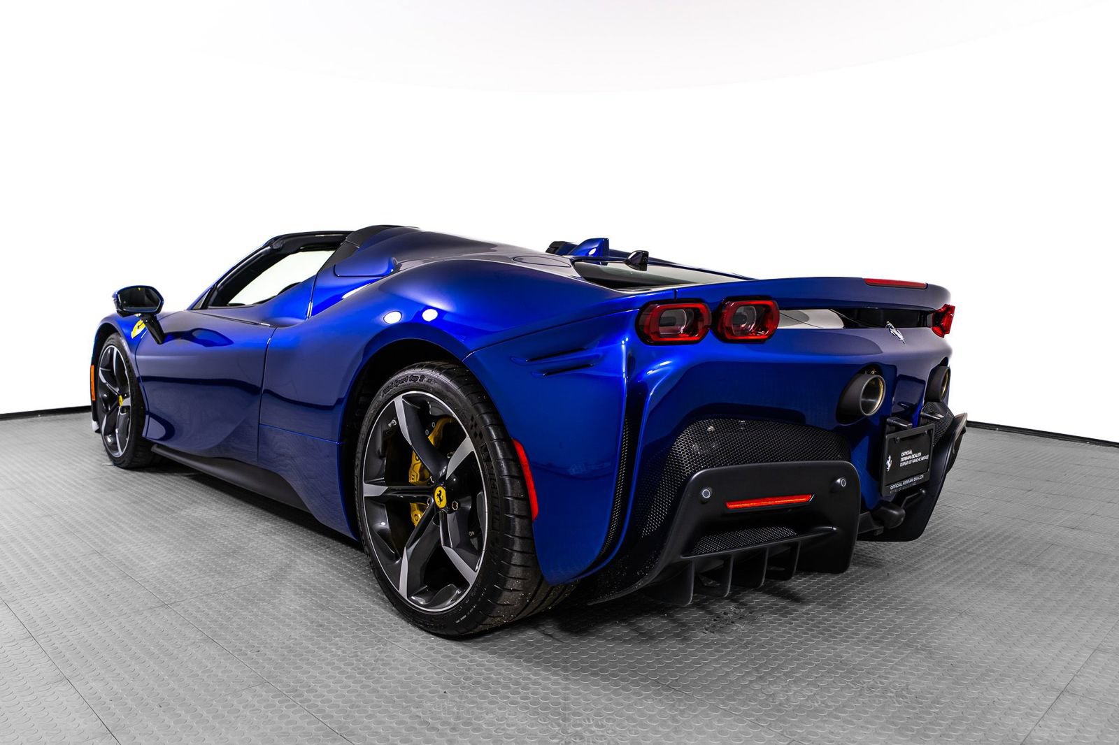 Certified 2025 Ferrari SF90 Spider AWD/4WD image 3