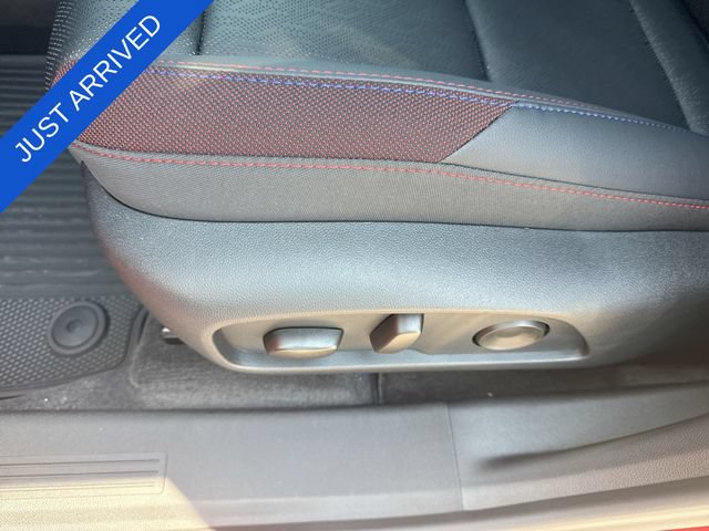New 2026 Chevrolet Equinox RS w/ Convenience Package III FWD image 12
