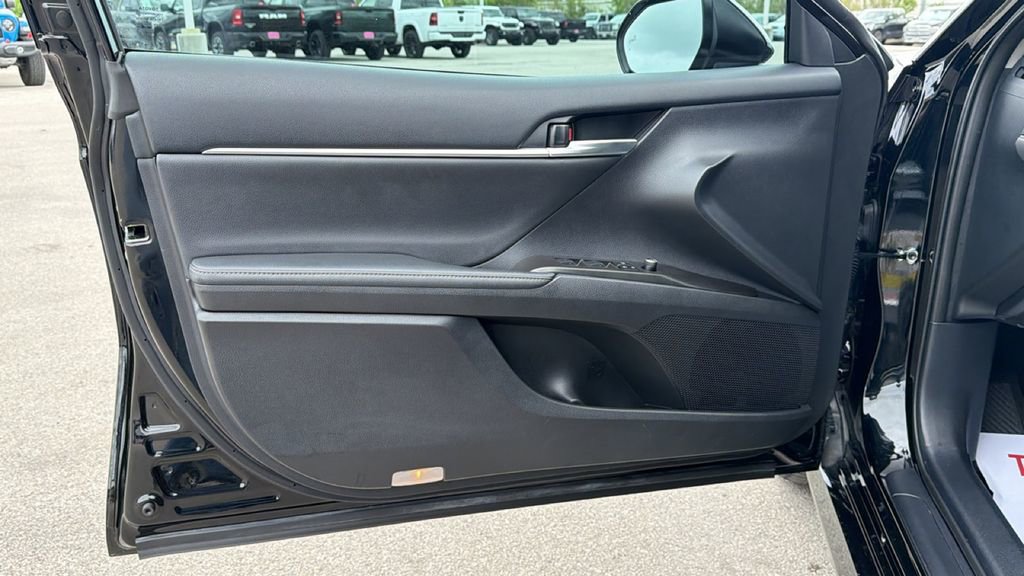 Used 2024 Toyota Camry XLE FWD image 10