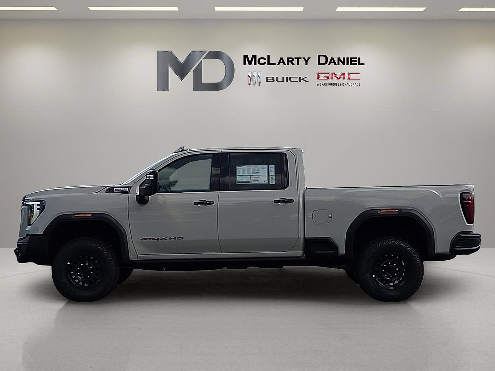New 2026 GMC Sierra 2500 AT4X w/ AT4X AEV Edition AWD/4WD image 3
