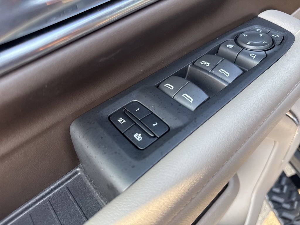 Used 2023 Chevrolet Suburban Z71 w/ Luxury Package image 11