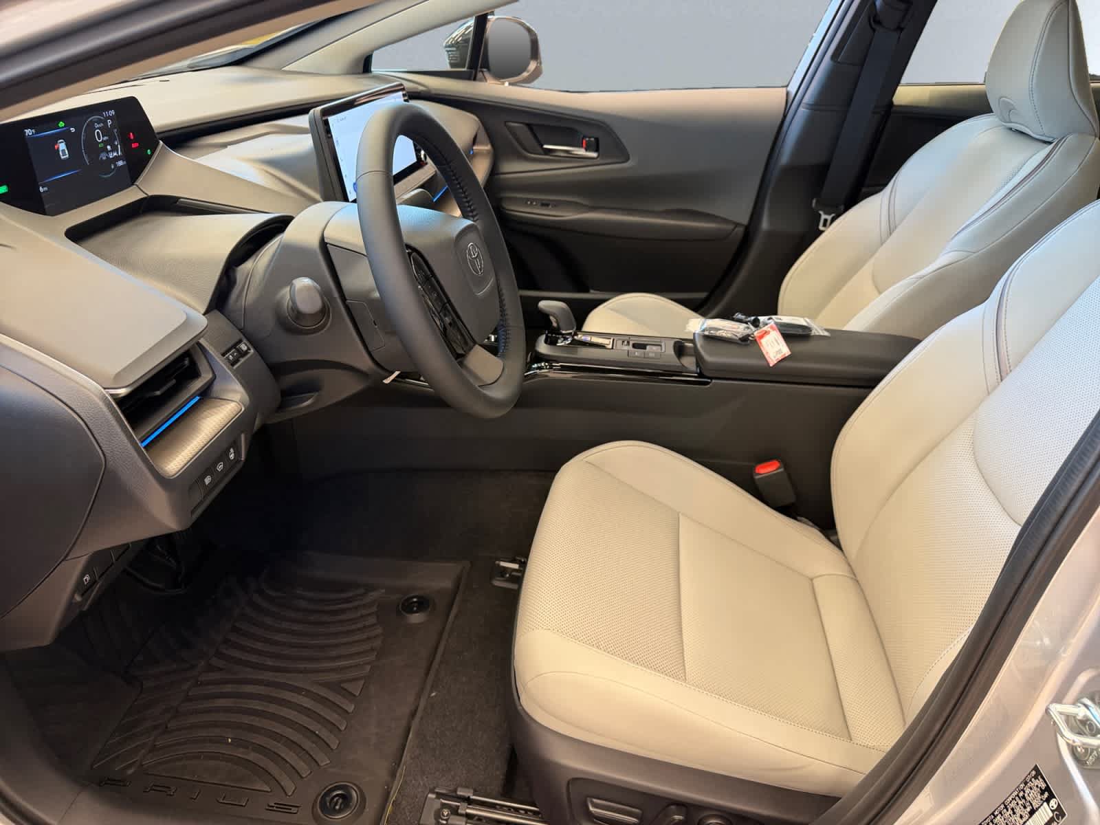 New 2027 Toyota Prius XLE FWD image 15