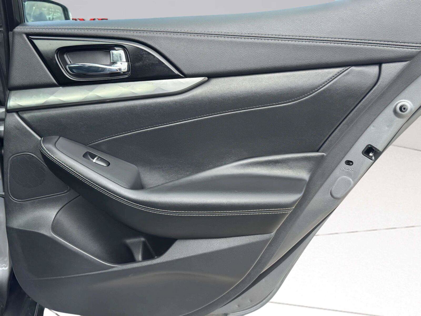 Used 2020 Nissan Maxima 3.5 SL w/ Floor Mat Group FWD image 44