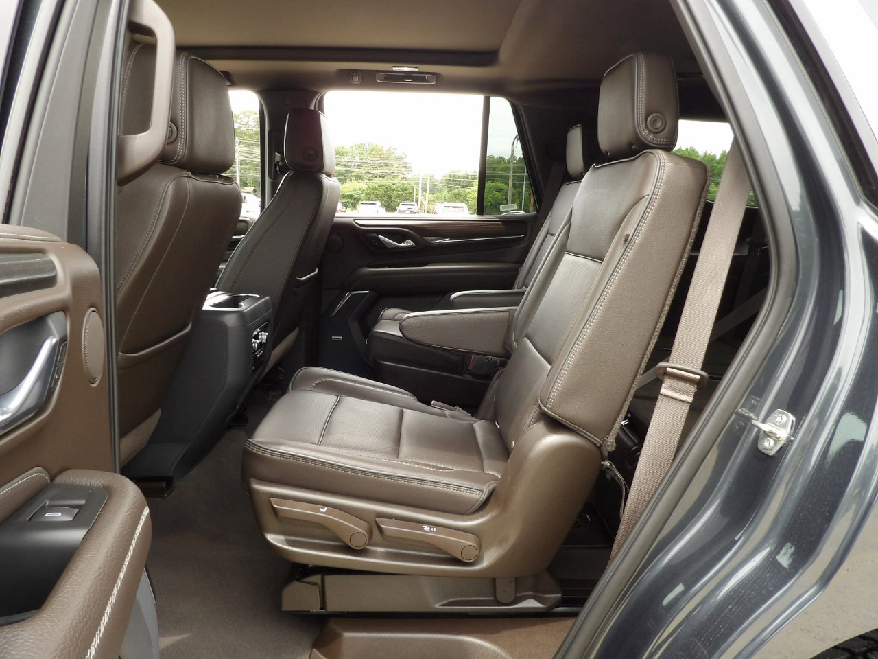 Used 2021 GMC Yukon Denali w/ Denali Premium Package image 33