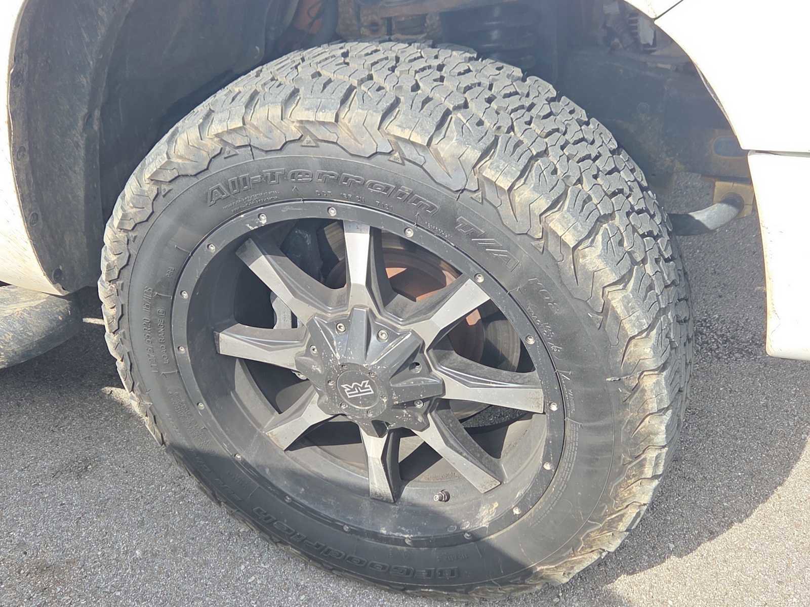 Used 2014 Toyota Tundra Platinum image 2