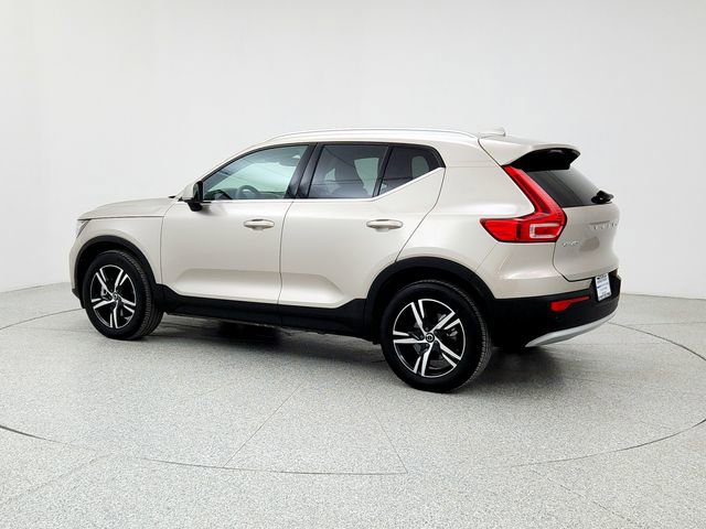 Certified 2023 Volvo XC40 B5 Plus image 7