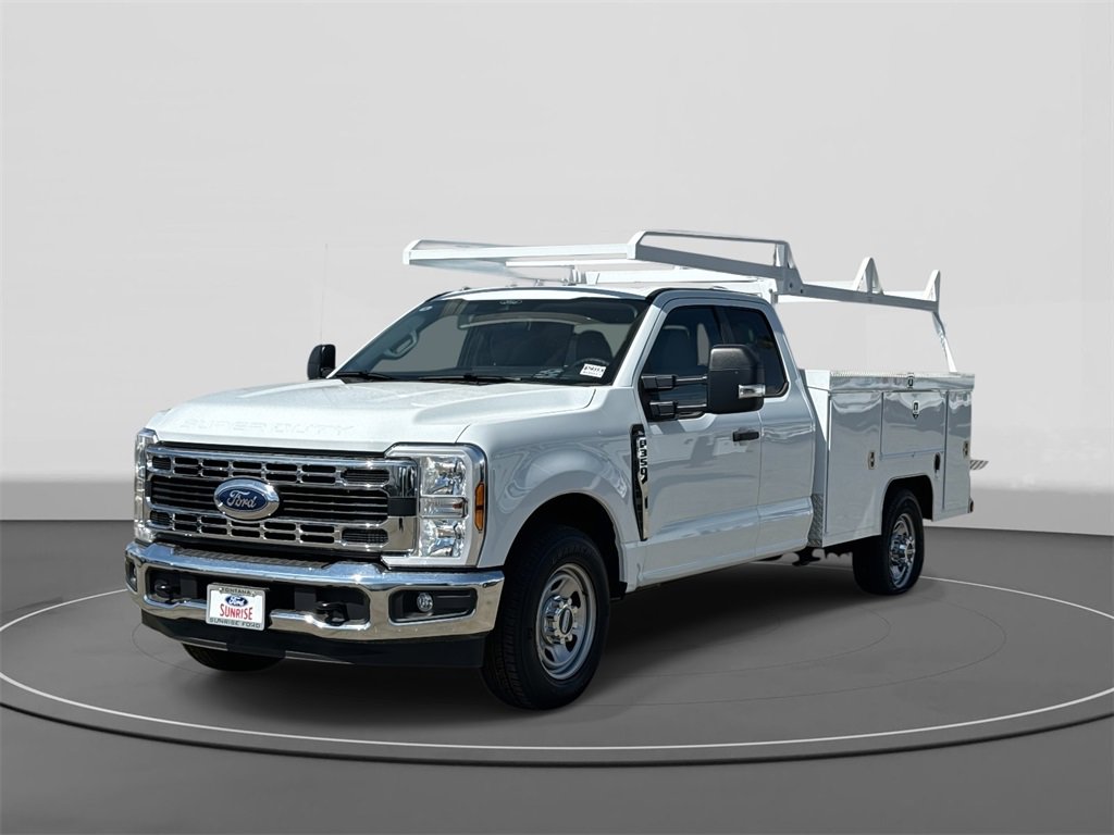 New 2025 Ford F350 XL w/ XL Chrome Package
