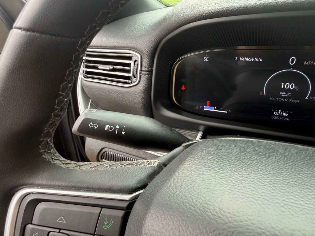 Used 2024 Jeep Wagoneer Series II w/ Flexible Seating Group image 35