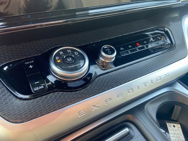 New 2025 Ford Expedition Platinum w/ Stealth Performance Package image 19