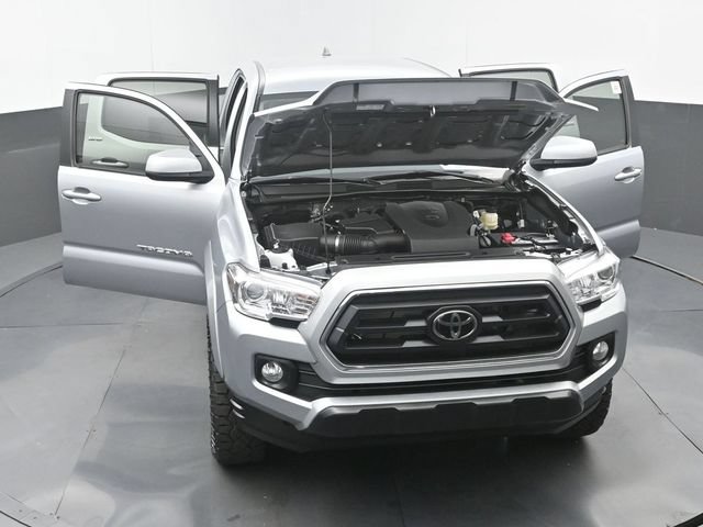 Used 2022 Toyota Tacoma SR5 AWD/4WD image 35