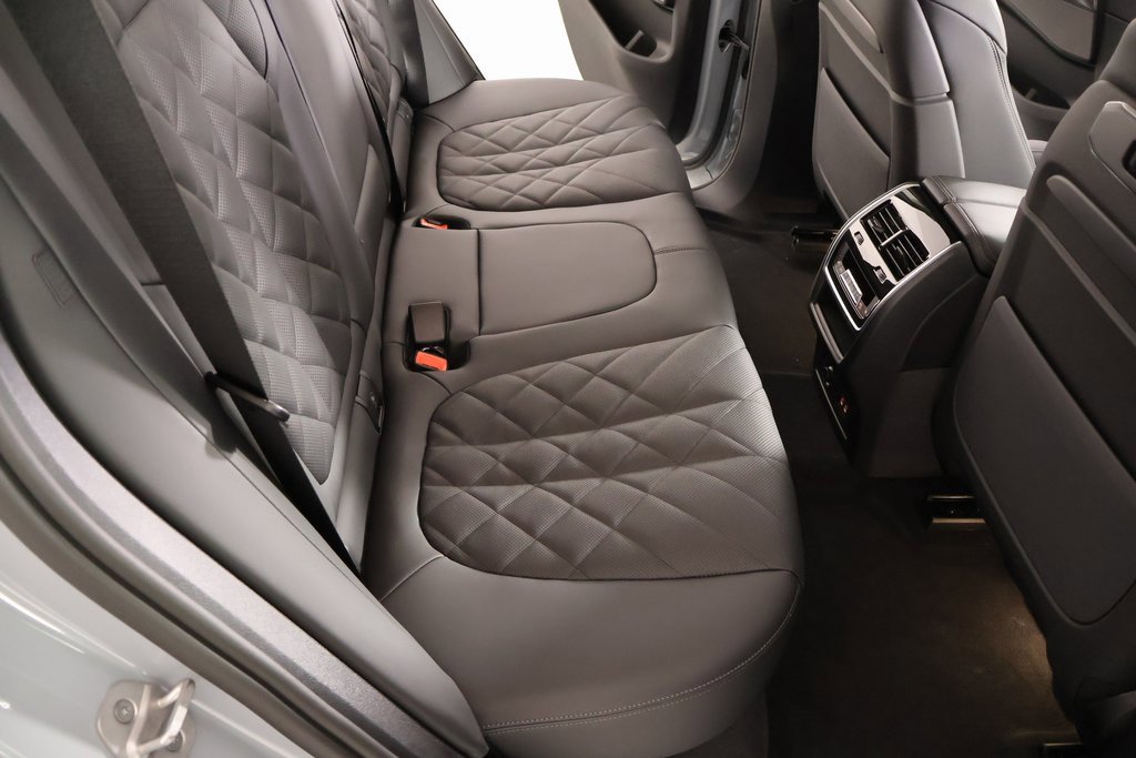 New 2026 BMW X5 M60i w/ Executive Package image 15