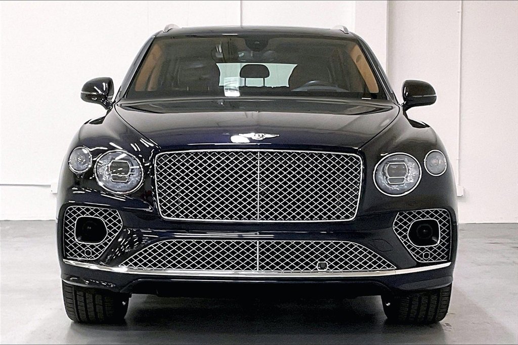Used 2022 Bentley Bentayga image 2