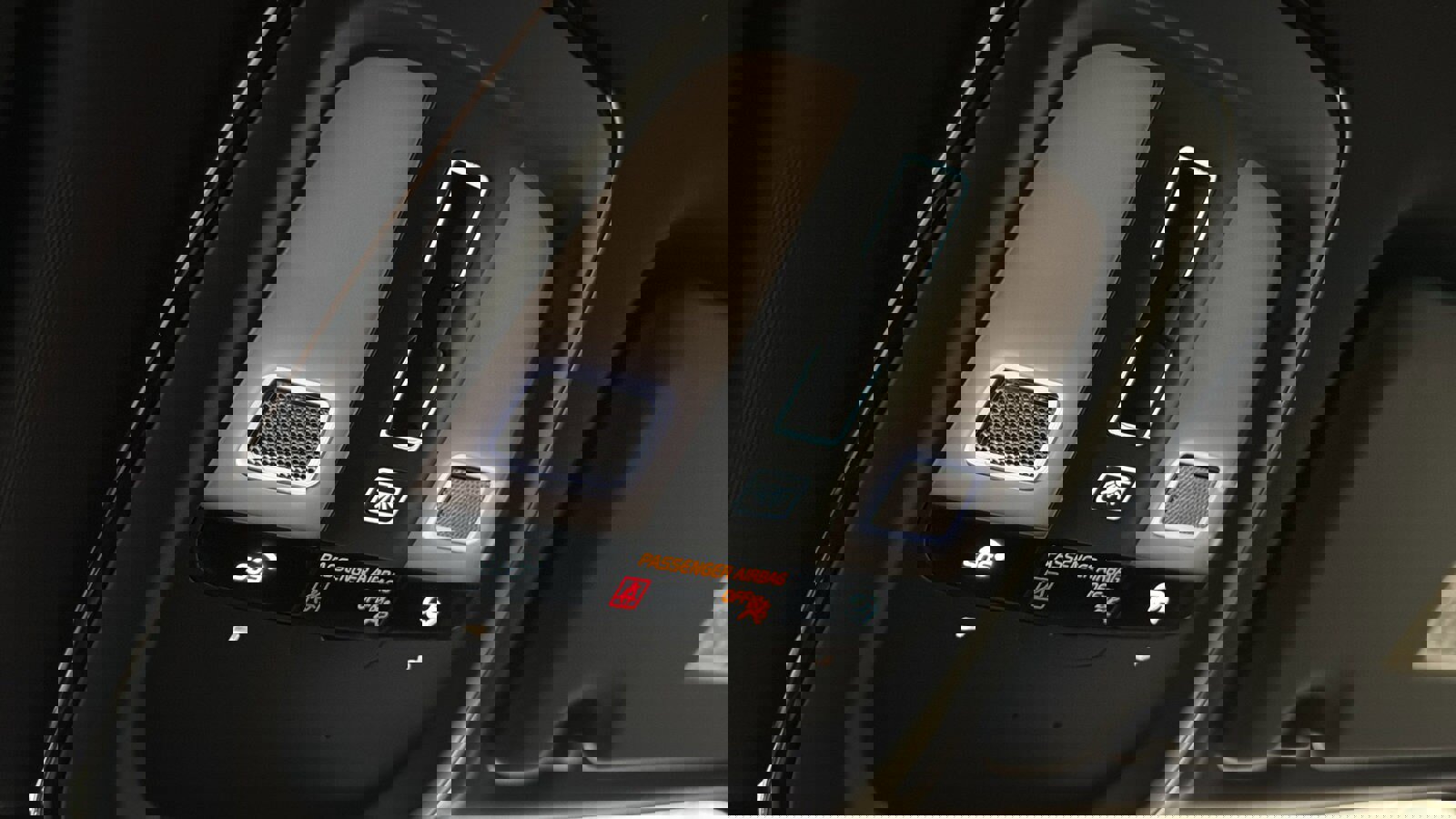 Certified 2023 Volvo XC60 B5 Plus w/ Climate Package image 21